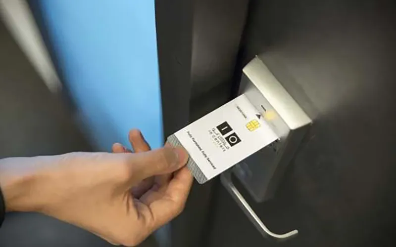 نقش تجهیزات صدور کارت شناسایی در امنیت کارت‌ها